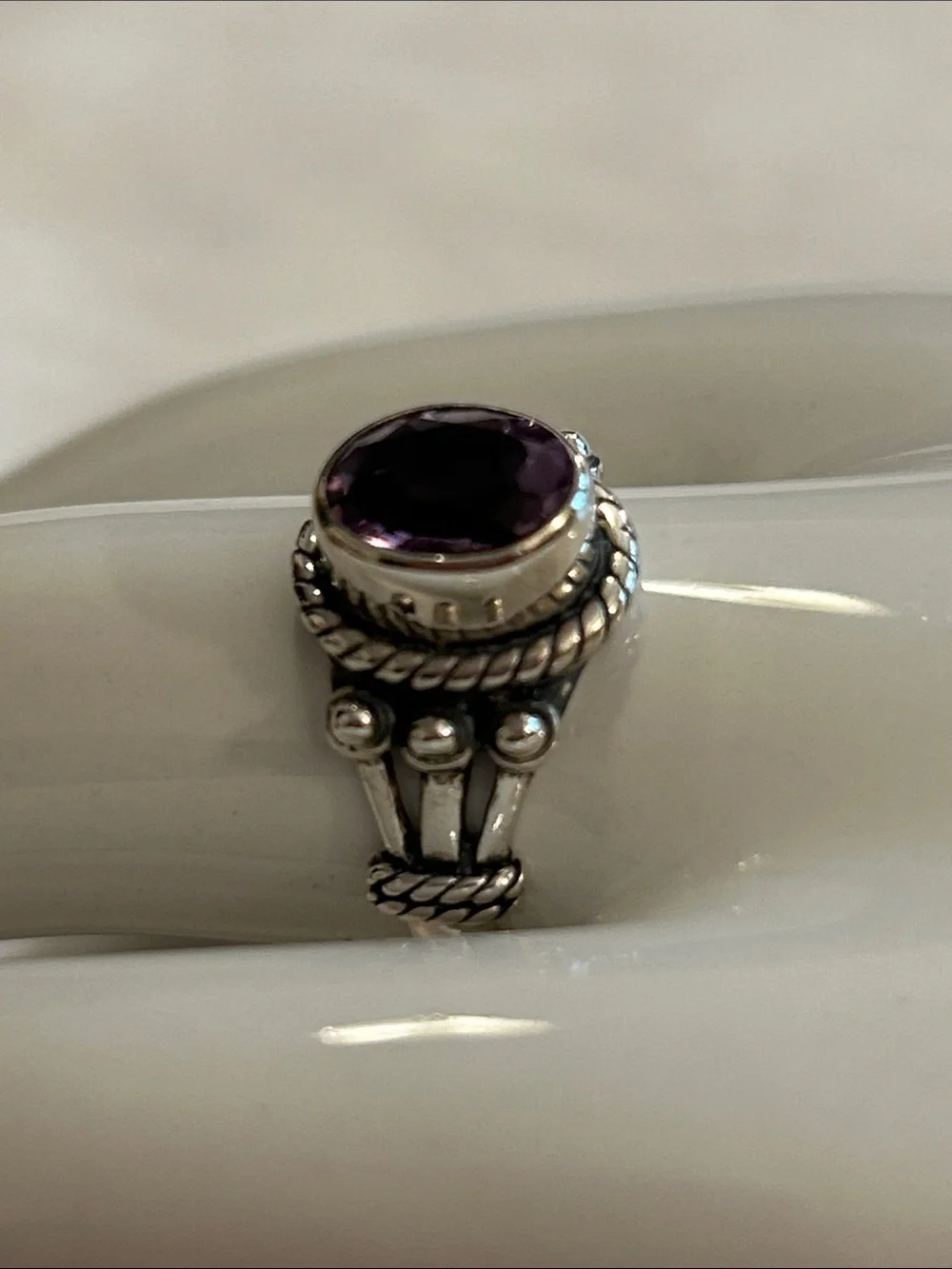 Fashion Jewelry Silver Ring with Purple Gemstone